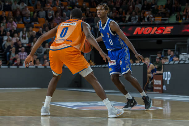 方面频频发 方面频频发